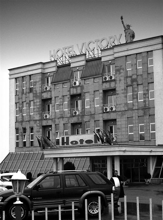 Statue of Liberty on the Albanian hotel in Pristina