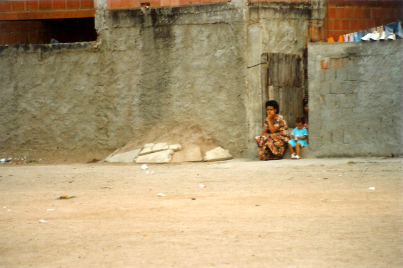 Life  in the slums-Compound of the Tide (Agnieszka Balut)