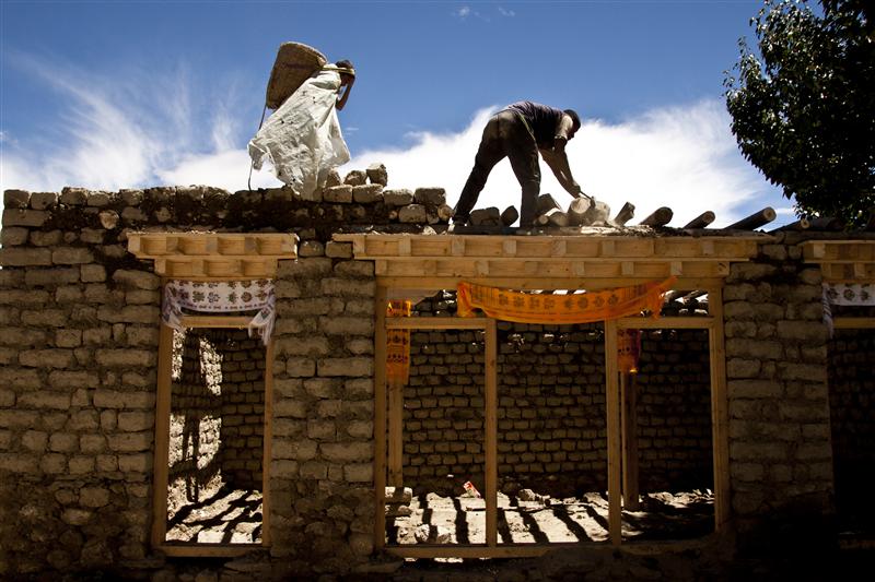 Local men build a new house by using traditional ways in Lo Manthang