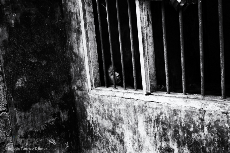 IngetjeTadros_Caged Humans In Bali_2